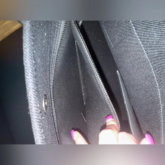 *24HR SALE*
Authentic NWOT Saint Laurent Rive Gauche Black Tote - Picture 6 of 11